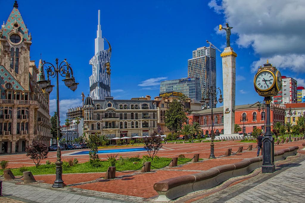 Площадь европы батуми фото Excursions in Batumi- Villa Elysiumpark