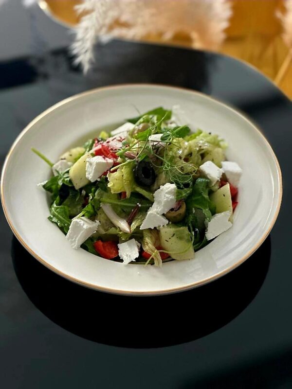 ATHENIAN LEGEND: GREEK SALAD WITH OLIVES