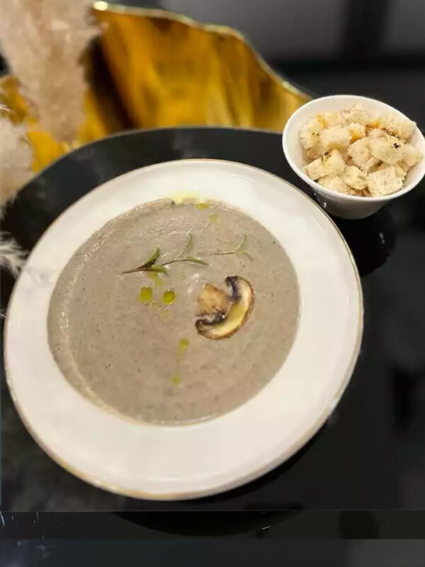 GOLDEN AUTUMN: CREAM OF MUSHROOM SOUP