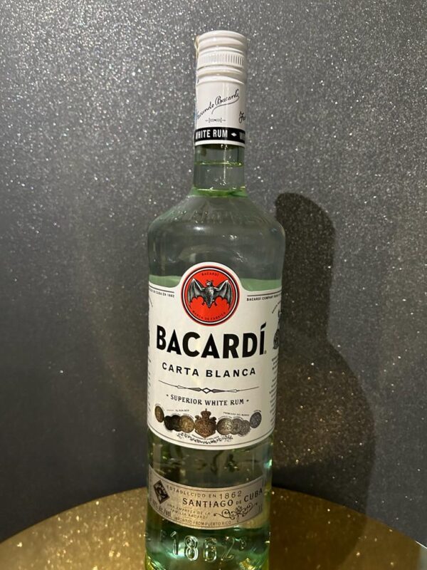 BACARDI 40 % 8 YEARS OLD