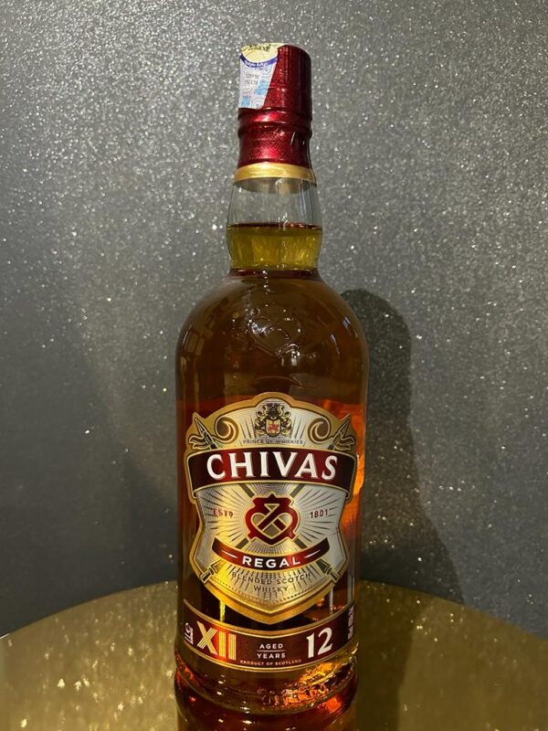 CHIVAS REGAL 40 % 12 YEARS OLD